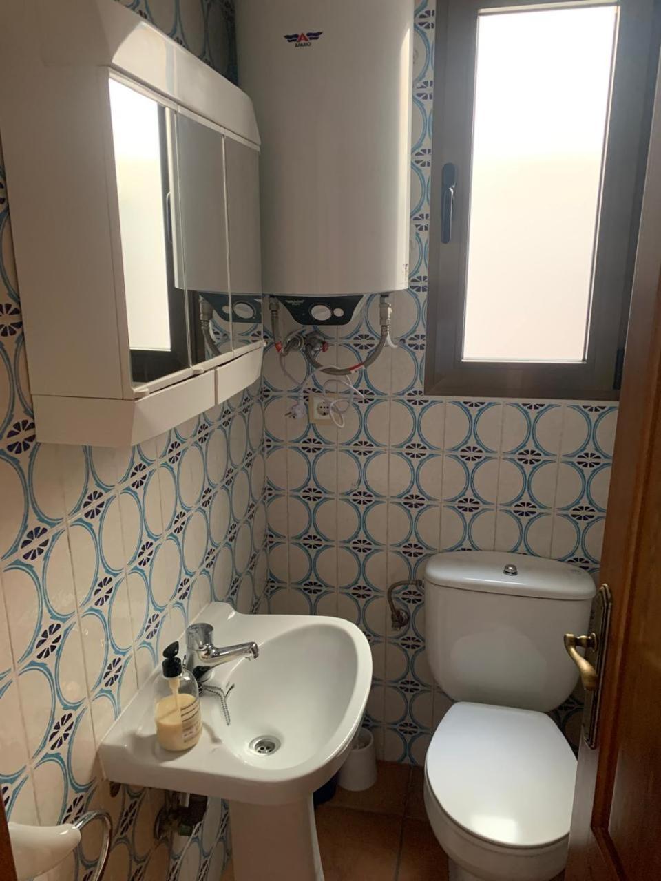 Excelsior Beachfront Apartment カルプ エクステリア 写真